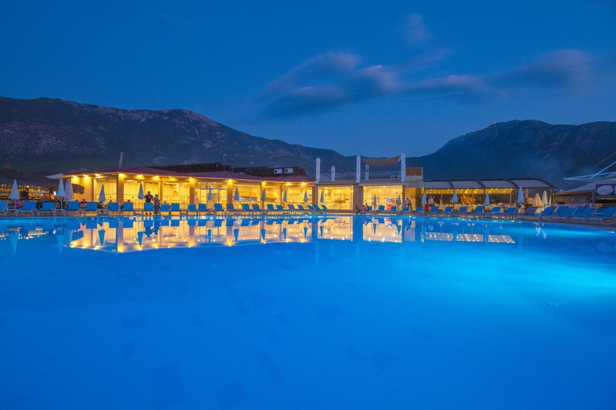 אולודניץ Sahra Su Holiday Village & Spa מראה חיצוני תמונה