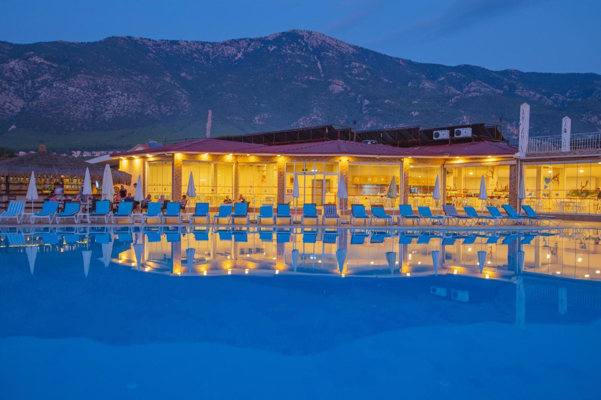 אולודניץ Sahra Su Holiday Village & Spa מראה חיצוני תמונה